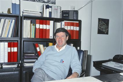 Kommunalrådet Roland Andersson på sitt rum i stadshuset i Ronneby 1989.
