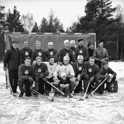 Fredriksbergs BK:s A-lag i bandy efter att ha vunnit DM-finalen mot Lugnets BK 1963.