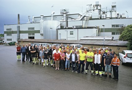 Personal på Cascades Djupafors pappersbruk strax innan företaget slog igen, sommaren 2014.