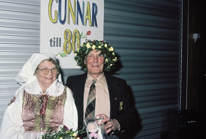 Göta och Gunnar W Karlsson på Gunnars 80-årsdag i Kallinge Sporthall, 1994.