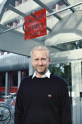 Krister Gavuzzi, VD för Soft Center, står utanför Soft Centers entré, september 1989.