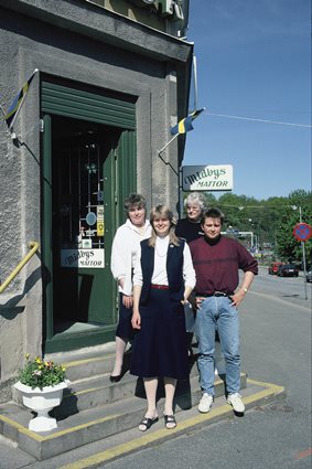 Personalen på Midbys Mattor i Ronneby, maj 1989.