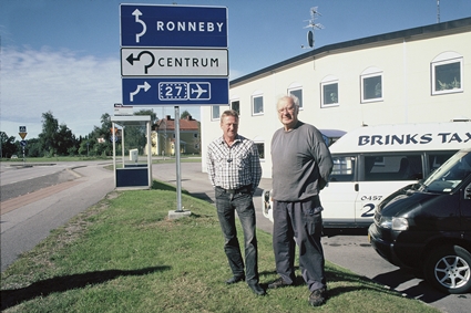 Anders Mårtensson och Klaudio Persic på Brinks Buss & Taxi i Kallinge, 2010.