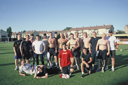 Hockeykillarna i KRIF tränar konditionen på Brunnsvallen i Ronneby, 2009.