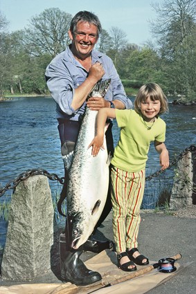 Lax på 15.26 kilo fångad på pool 1 i Mörrumsån, maj 1998.