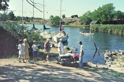 Vid Maren intill gästhamnen på Tjärö, juli 1992.