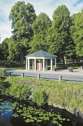 Gamla källan i Brunnsparken, Ronneby, juli 2000.