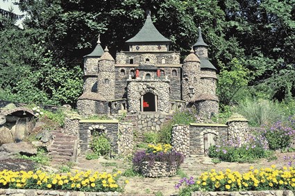 Törnrosas slott på Blomstergården i Göljahult nära Eringsboda, augusti 1991.